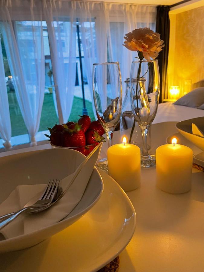 Julia'S Garden Apartment Cuarte de Huerva Ngoại thất bức ảnh