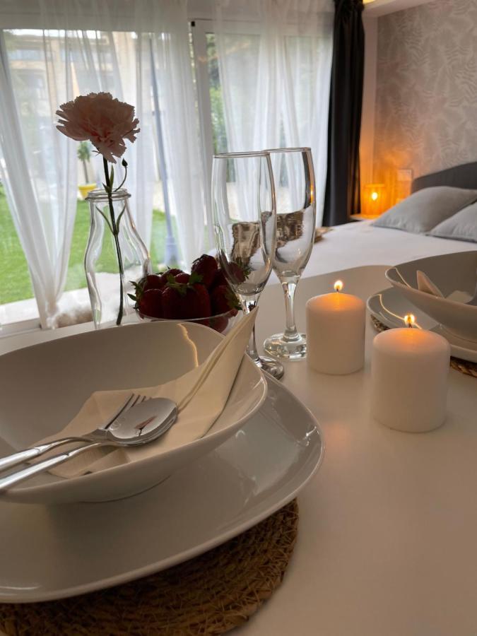 Julia'S Garden Apartment Cuarte de Huerva Ngoại thất bức ảnh