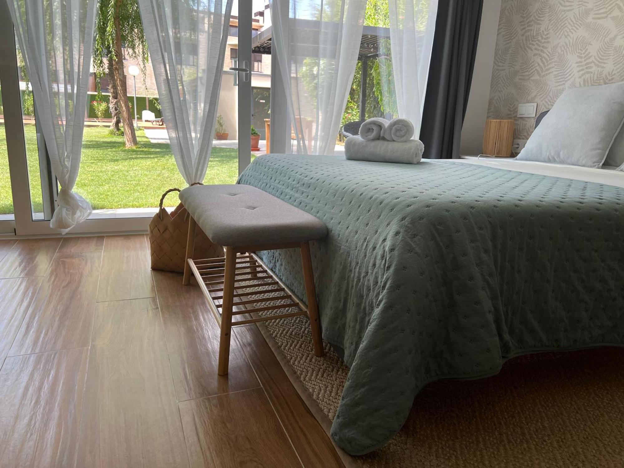 Julia'S Garden Apartment Cuarte de Huerva Ngoại thất bức ảnh